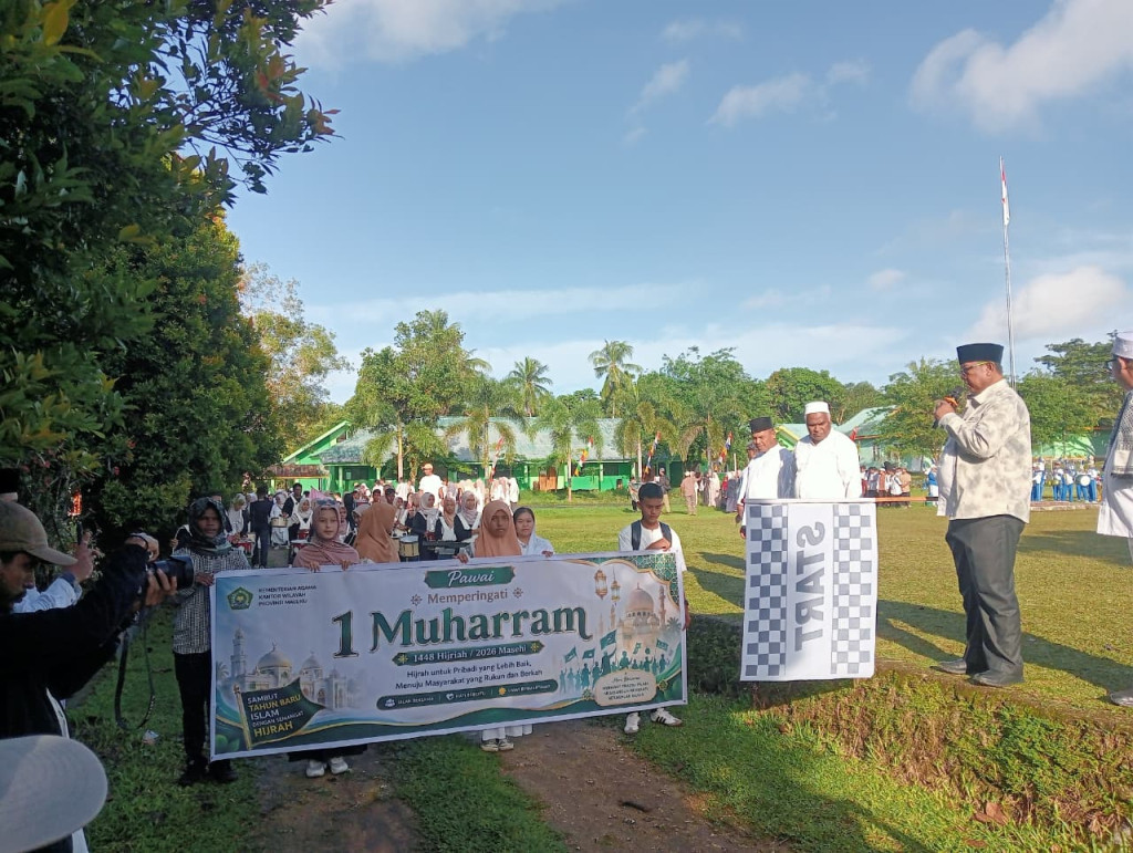 Kakanwil Kemenag Provinsi Maluku Dr. H. Yamin Sampaikan Sambutan dan Lepas Pawai Ta’aruf 1 Muharam